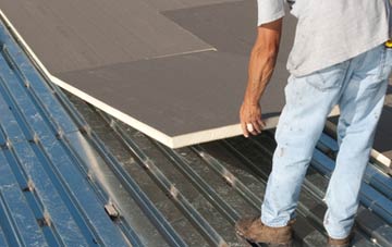 benefits of insulating Ffynnon flat roofing
